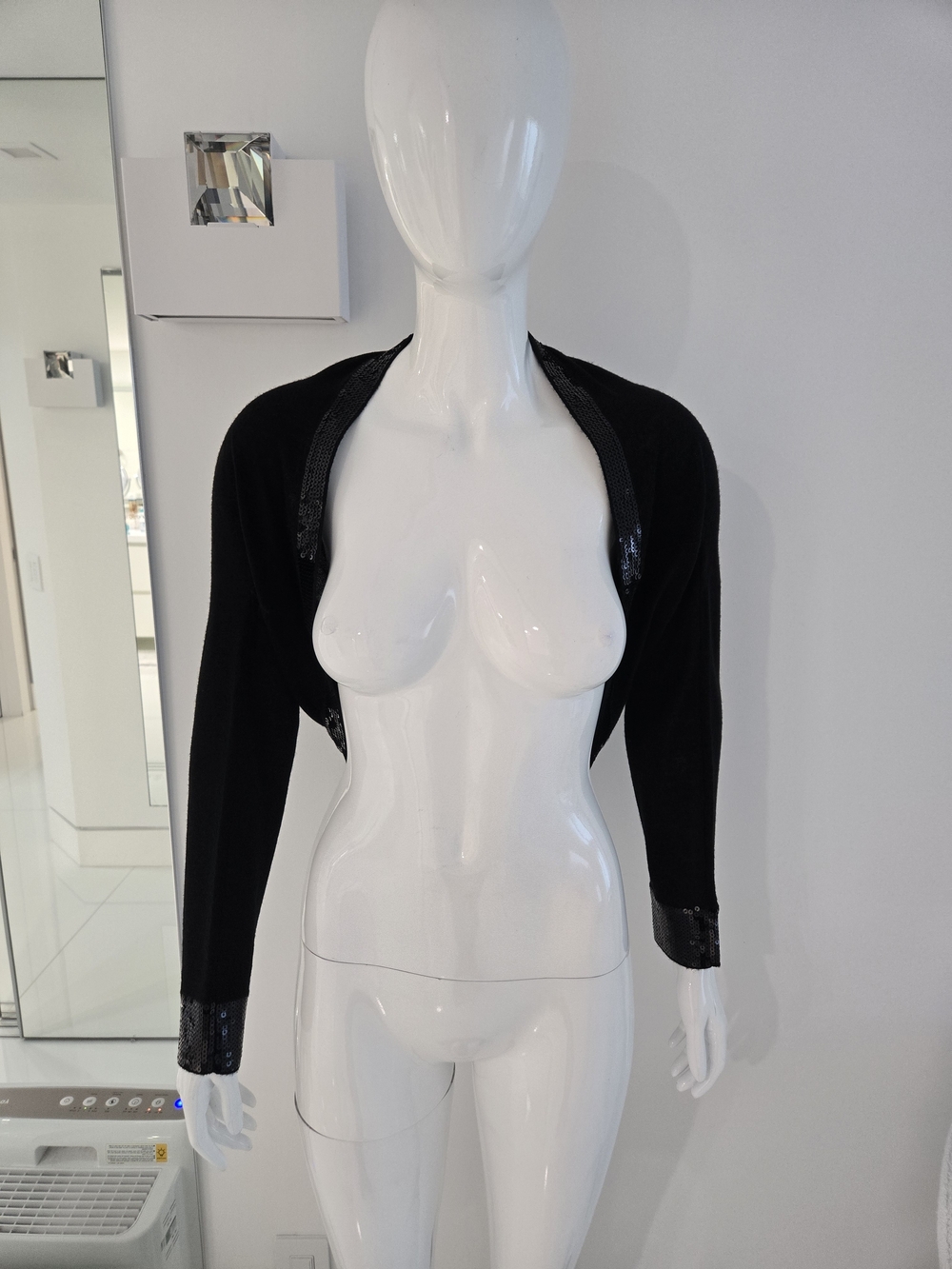 Donna Karan Black Women's Sequin Trim Bolero Shrug, Size XS/S, NWT, Rerail $110